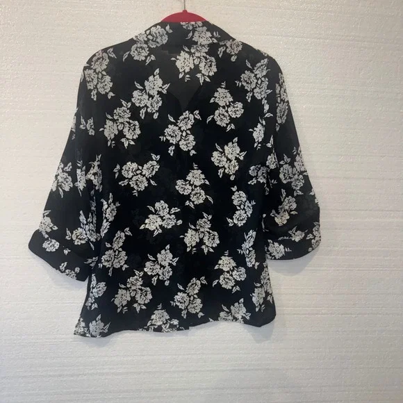 Vintage Kathy Che Black White Floral‎ Print Button Up Shirt Blouse Top Size S - Picture 2 of 10